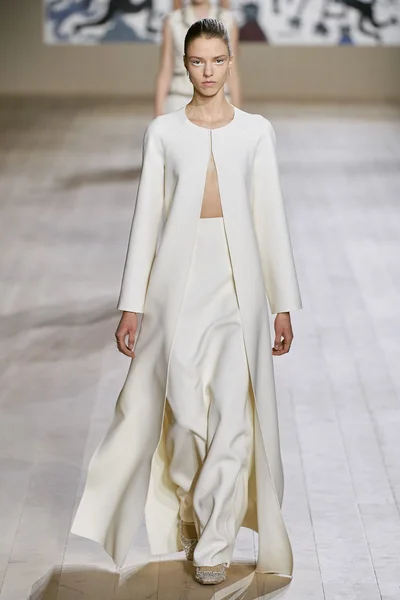 Look 8